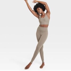 🌟NWOT🌟 All In Motion Everyday Soft Ultra High-Rise Leggings XS